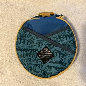 United By Blue Toiletries Bag With Caribener